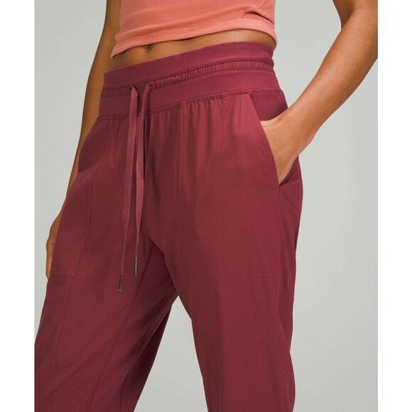 Lululemon Dance Studio Mid-Rise Crop 25" Mulled Wine Size 8 EUC W6AVQS Yoga - Picture 4 of 14